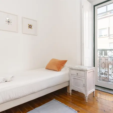 In Center With A Terrace, 317 Apartament Lizbona