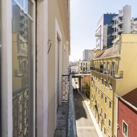 Comfortable With Terrace Near Marques De Pombal, - Ttl317 شقة
