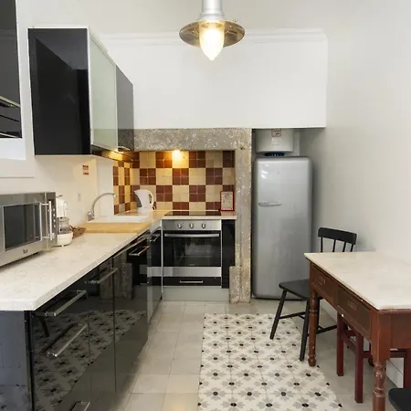 شقة Comfortable With Terrace Near Marques De Pombal, - Ttl317 *