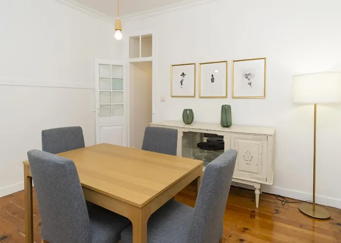 Comfortable With Terrace Near Marques De Pombal, - Ttl317 דירה ליסבון