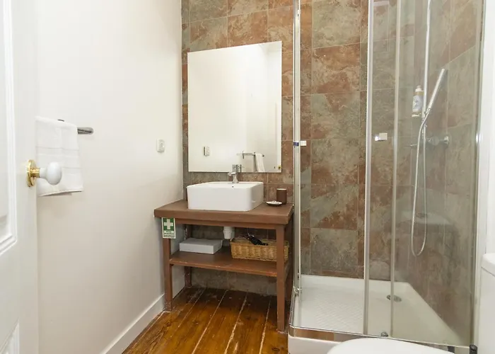 Comfortable With Terrace Near Marques De Pombal, - Ttl317 דירה