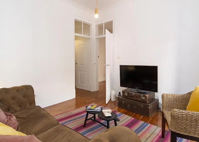 דירה Comfortable With Terrace Near Marques De Pombal, - Ttl317