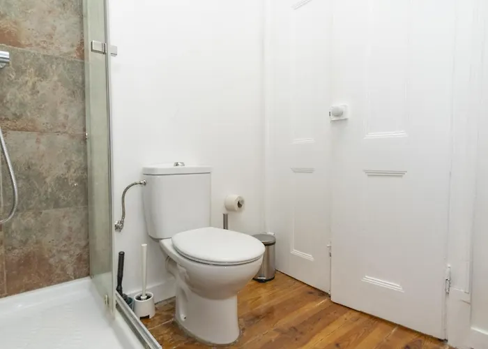 Comfortable With Terrace Near Marques De Pombal, - Ttl317 דירה *